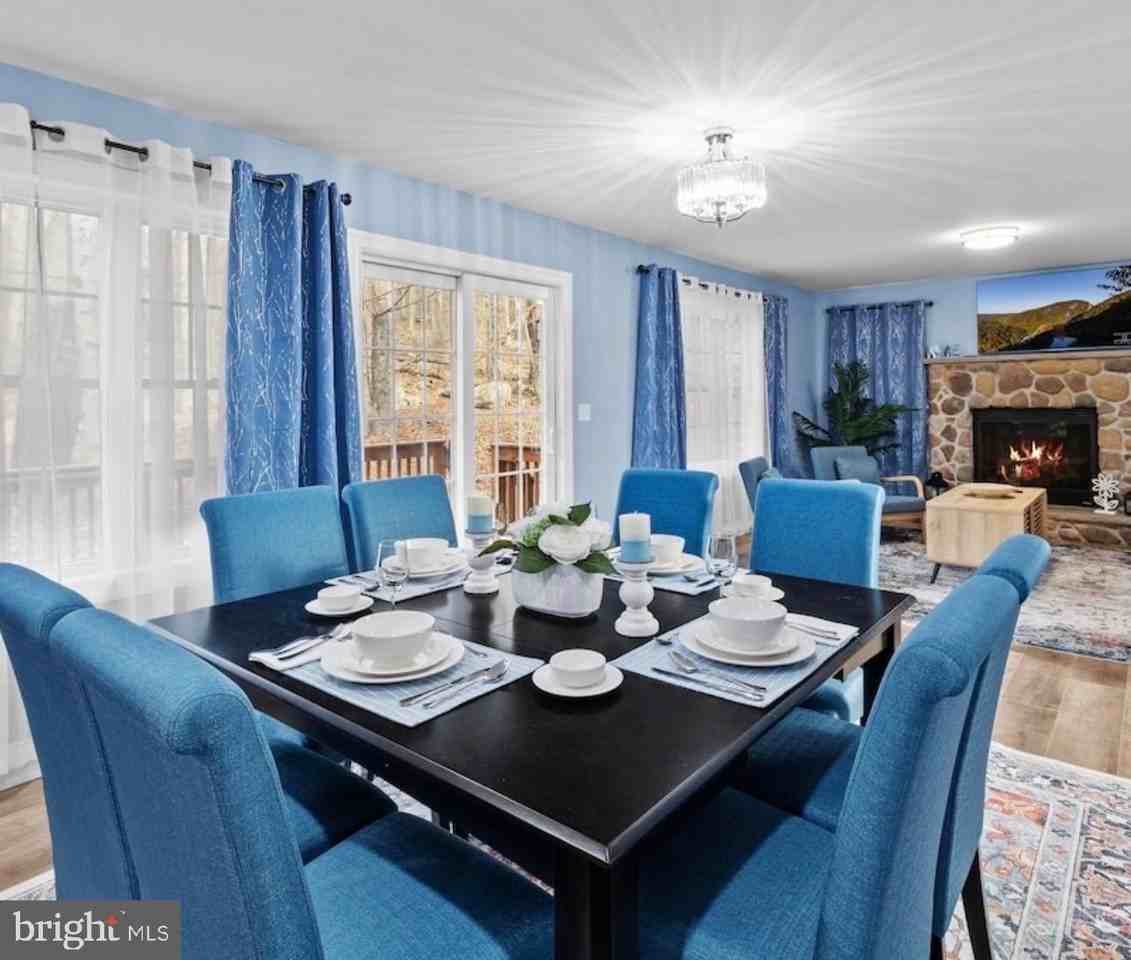 1141 Riverside Heights West - Photo 6 of 27