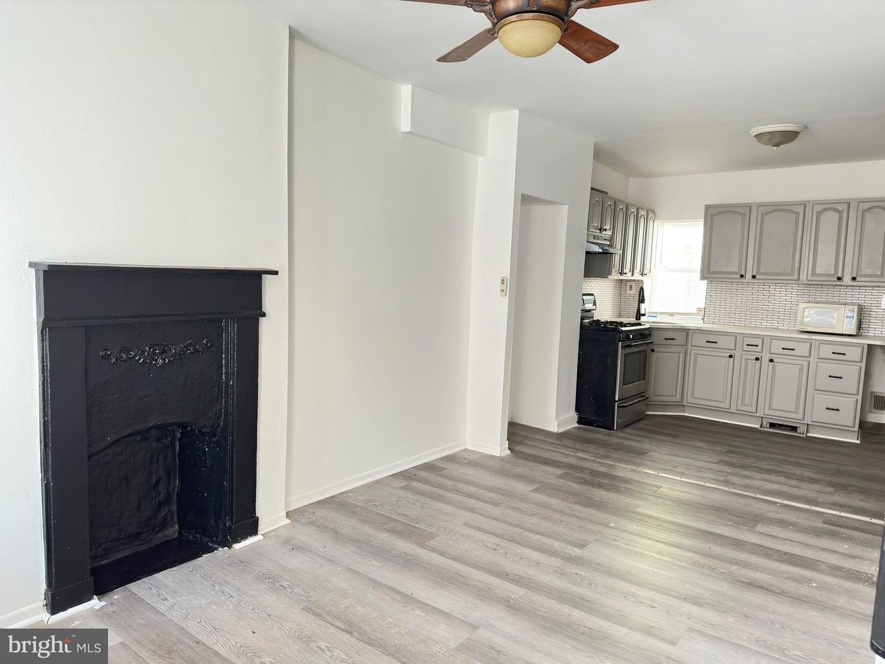 1026 S Cleveland St - Photo 5 of 31