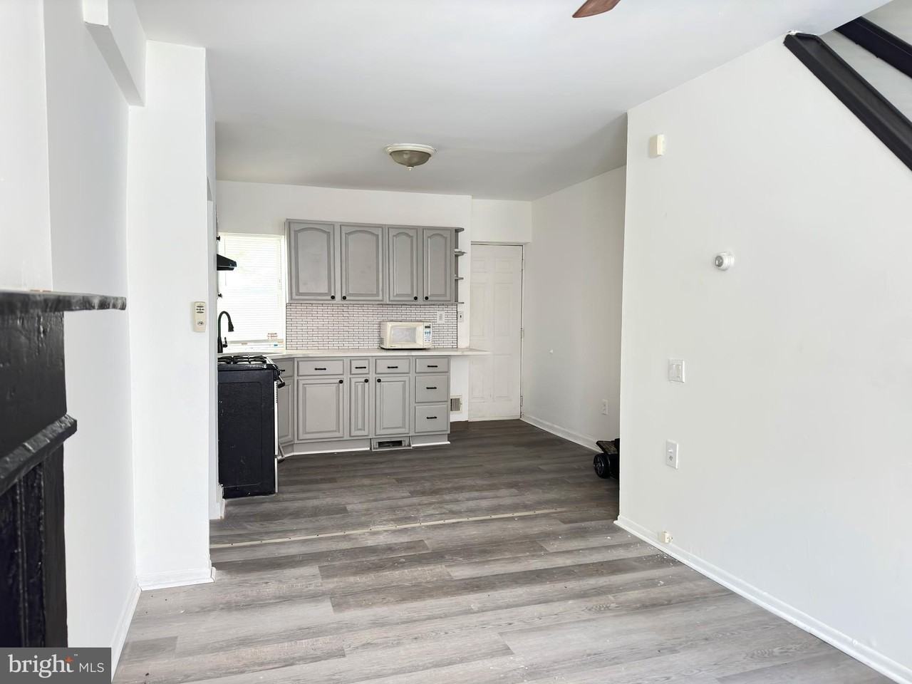 1026 S Cleveland St - Photo 7 of 31