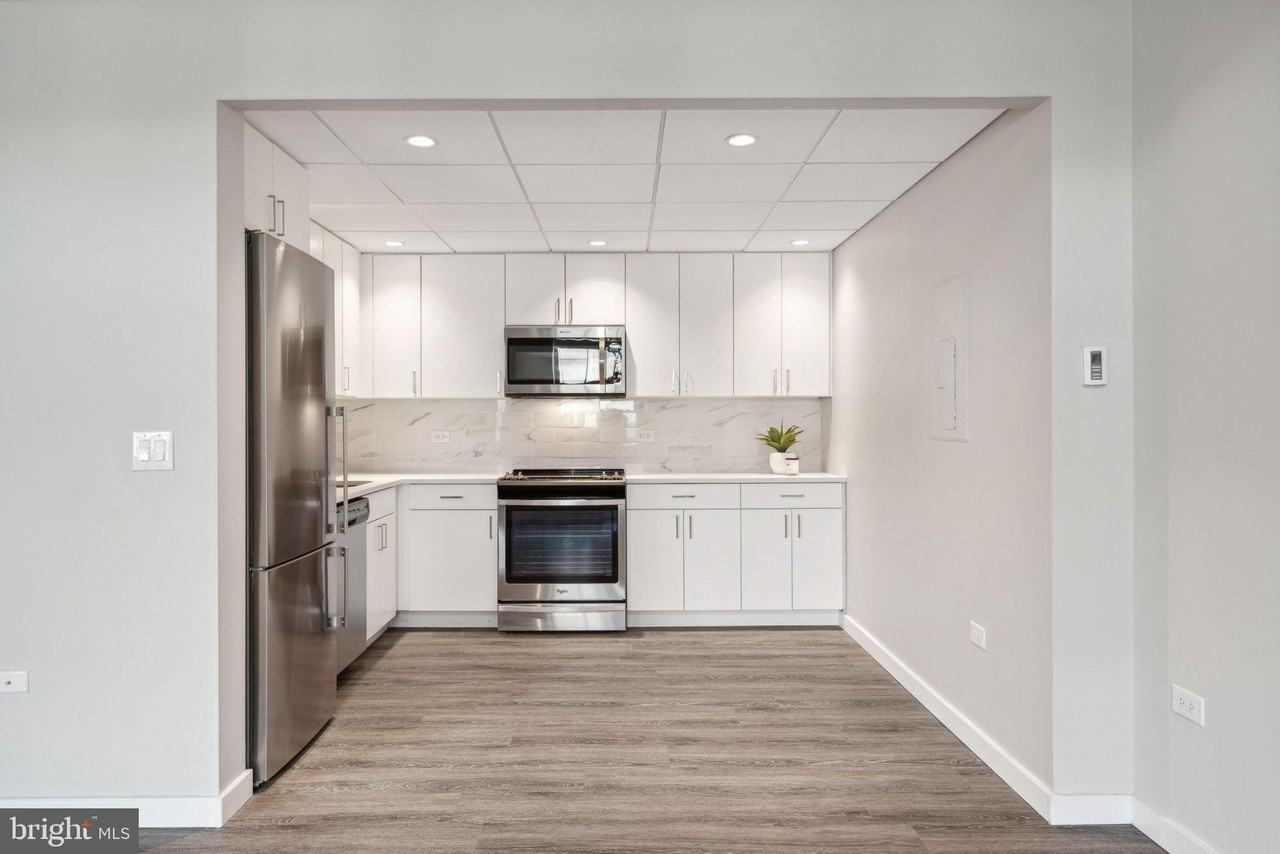 101 Chester Pike - Photo 6 of 42