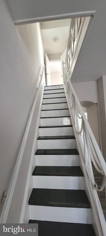 2622 E Ann St - Photo 4 of 19