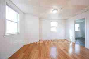 featured image of 87 Myrtle St