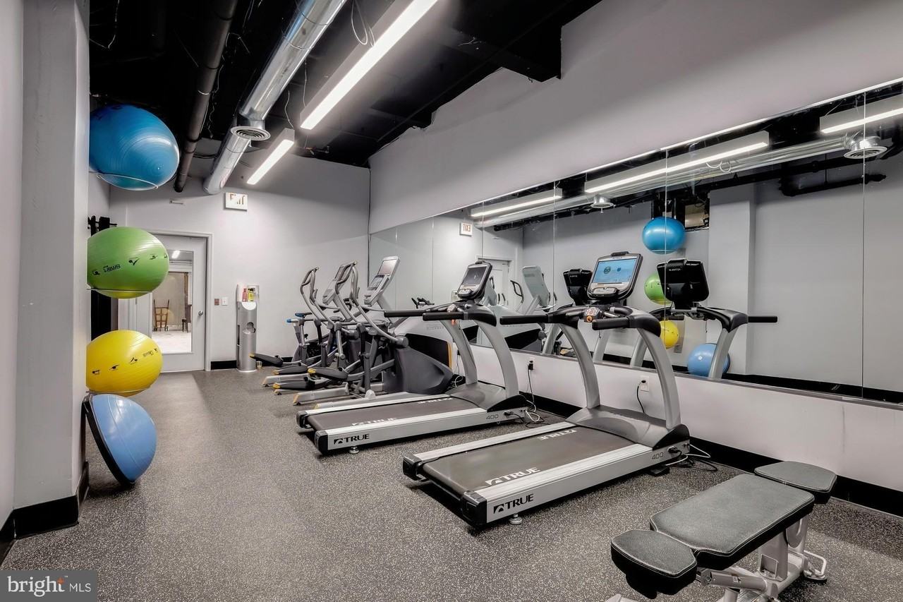 204 South 17th Street #5H - Photo 5 of 15