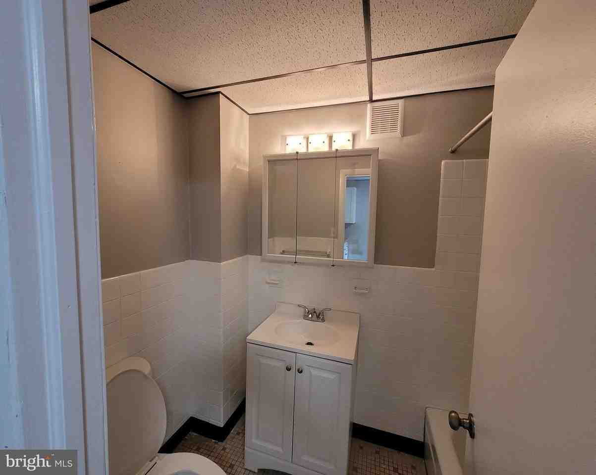 439 North Simpson Street #2 - Photo 3 of 15