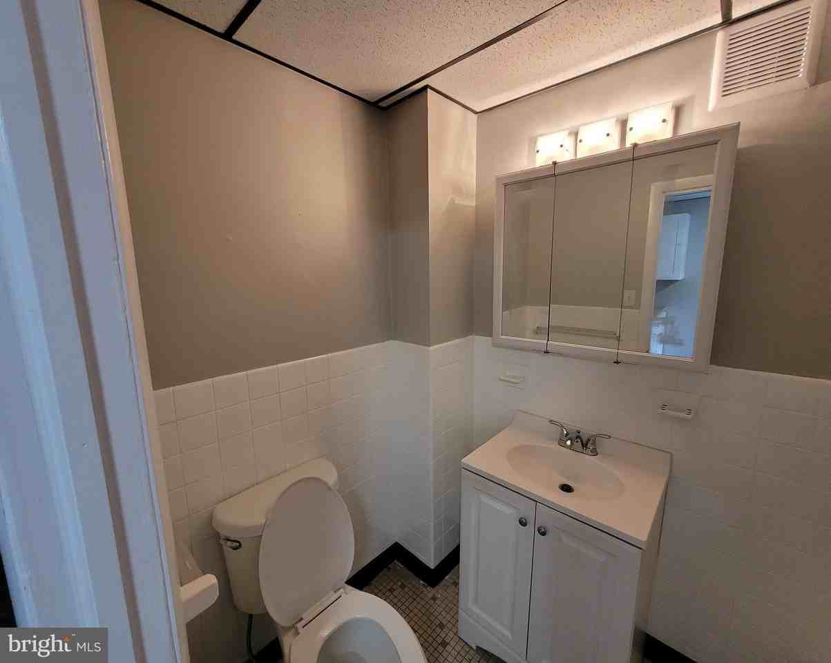 439 North Simpson Street #2 - Photo 4 of 15