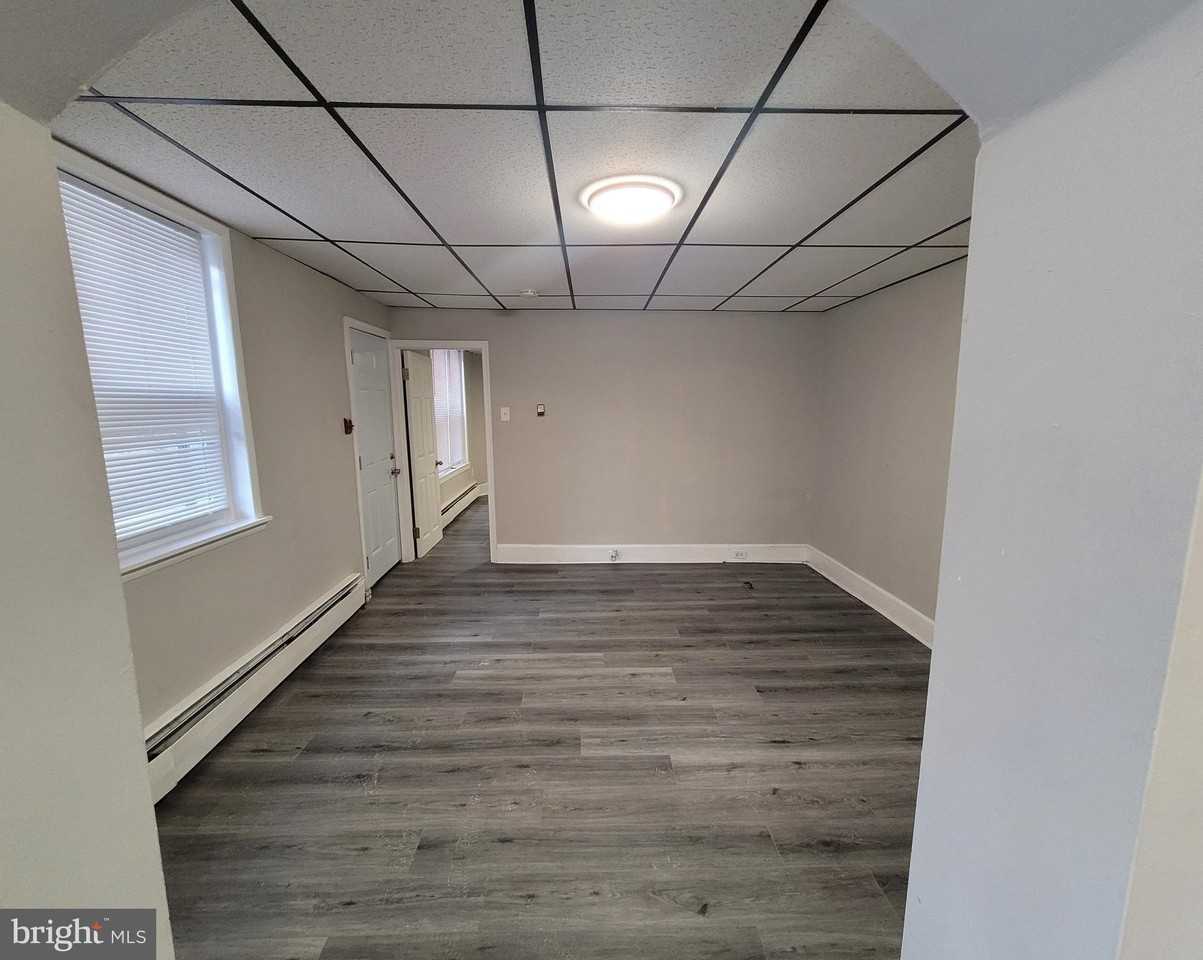 439 North Simpson Street #2 - Photo 5 of 15