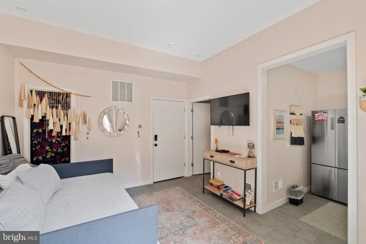 1303 N Hope St Unit B #B - Photo 4 of 16