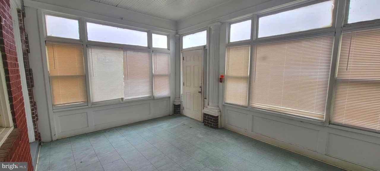 6149 W Columbia Ave 3rd Fl #3rdFL - Photo 4 of 25