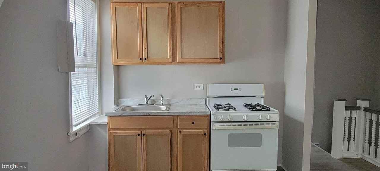 6149 W Columbia Ave 3rd Fl #3rdFL - Photo 6 of 25