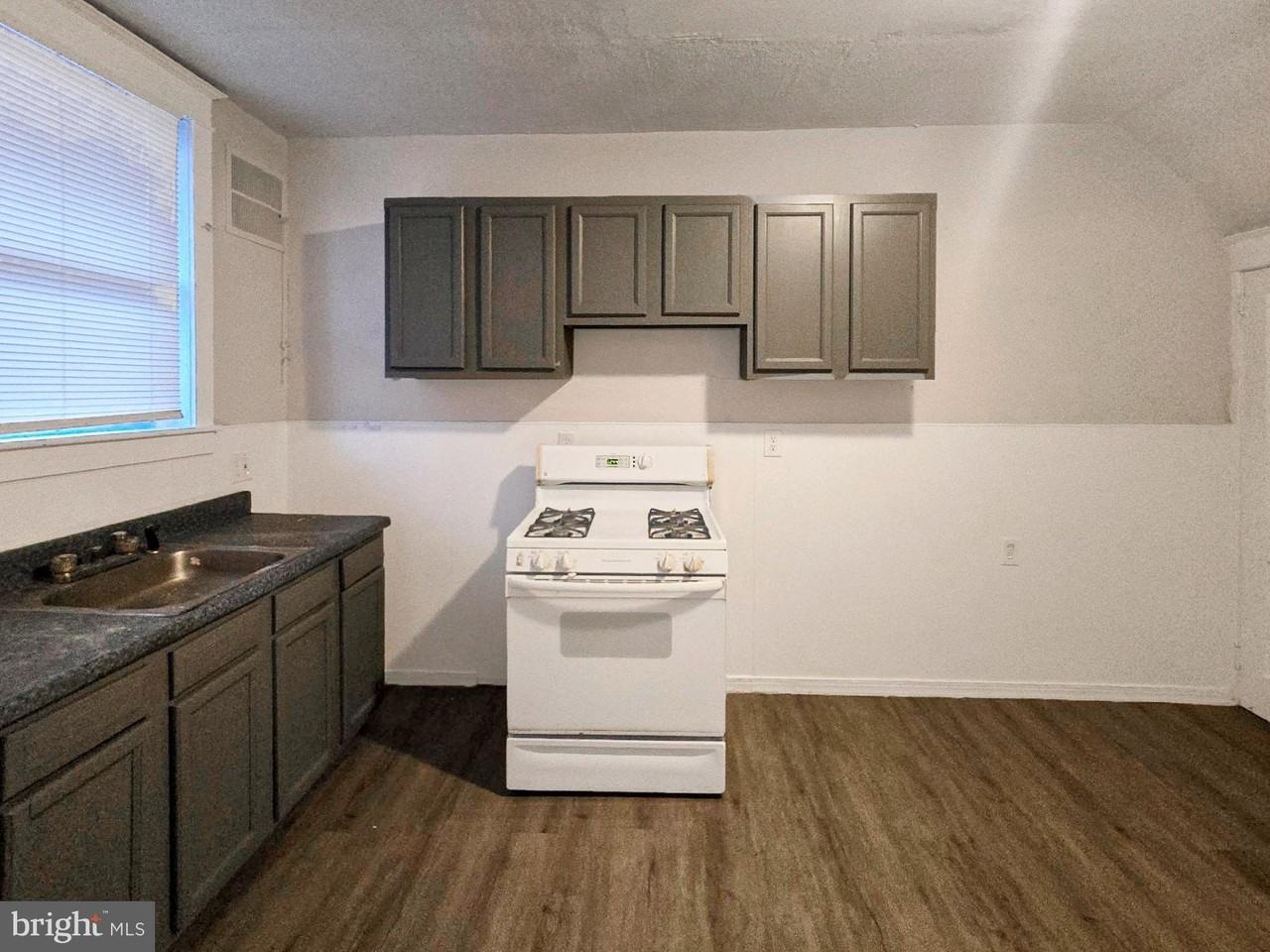 5629 Hazel Ave - Photo 5 of 21