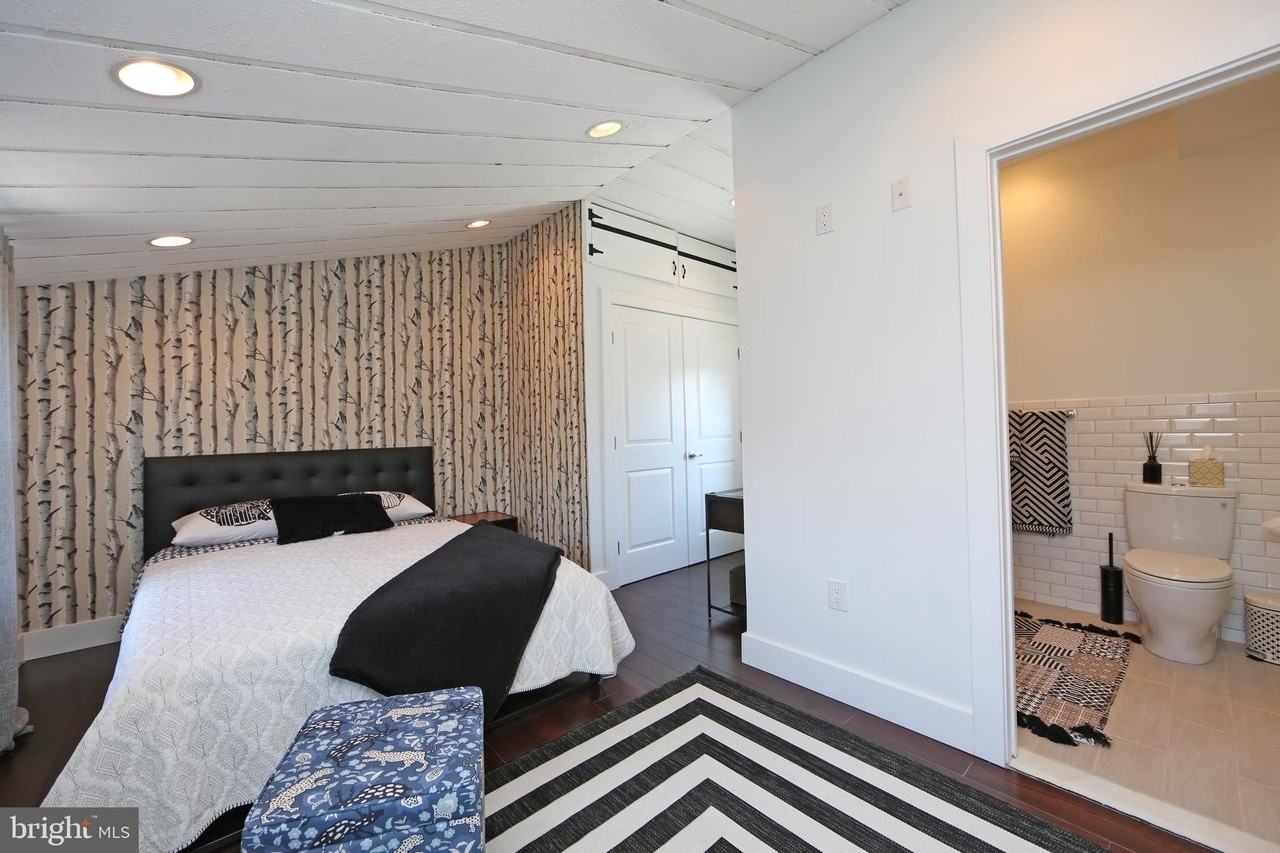 1111 Earl St - Photo 5 of 50