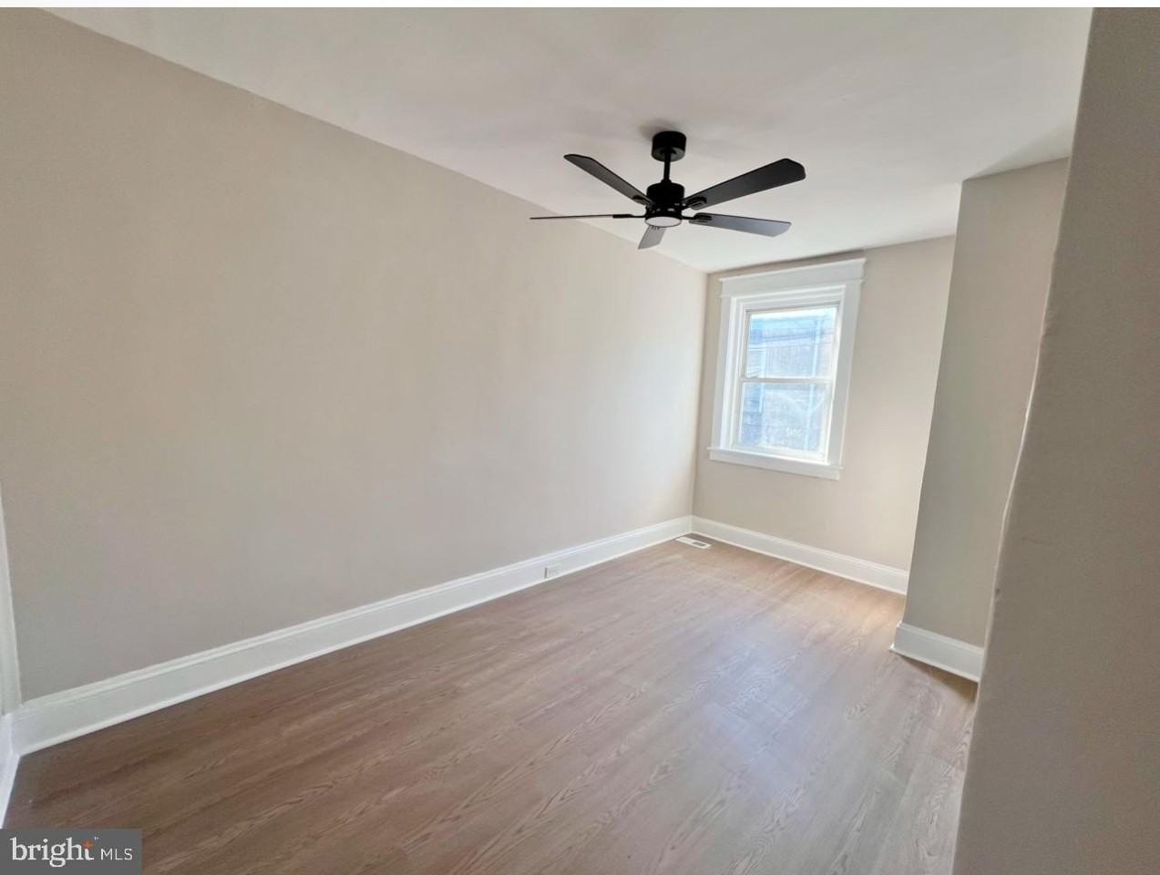 5548 Matthews St - Photo 5 of 7