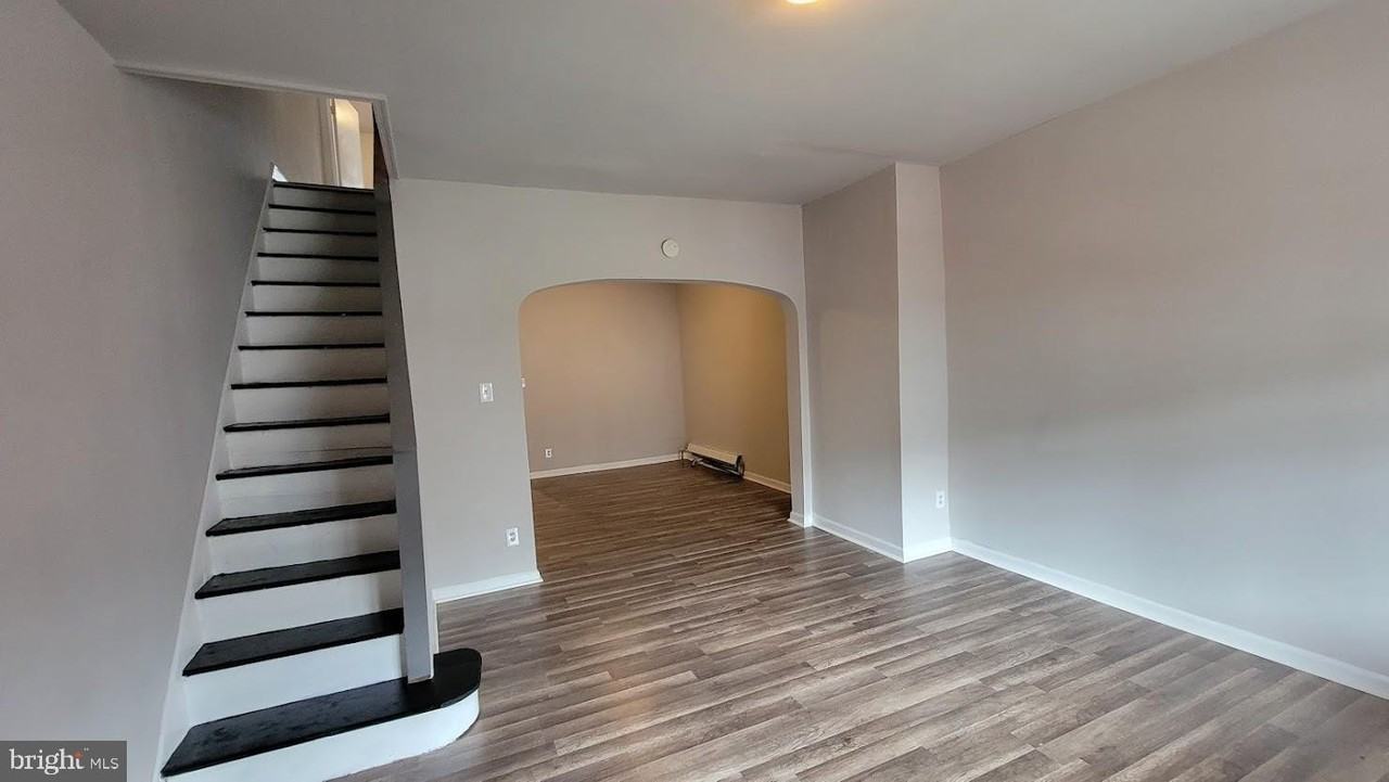 5431 Malcolm St - Photo 3 of 26