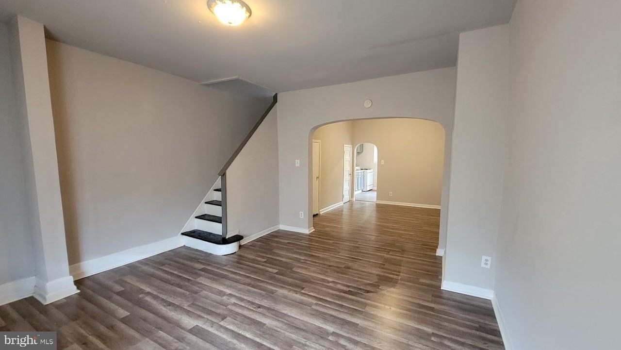 5431 Malcolm St - Photo 4 of 26