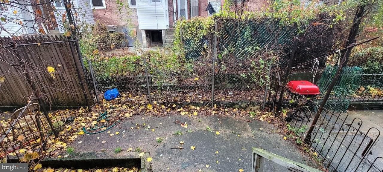 5431 Malcolm St - Photo 5 of 26