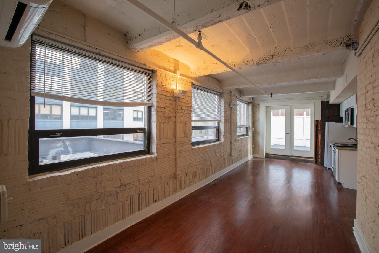 1501 Locust St Unit 901 #901 - Photo 4 of 14