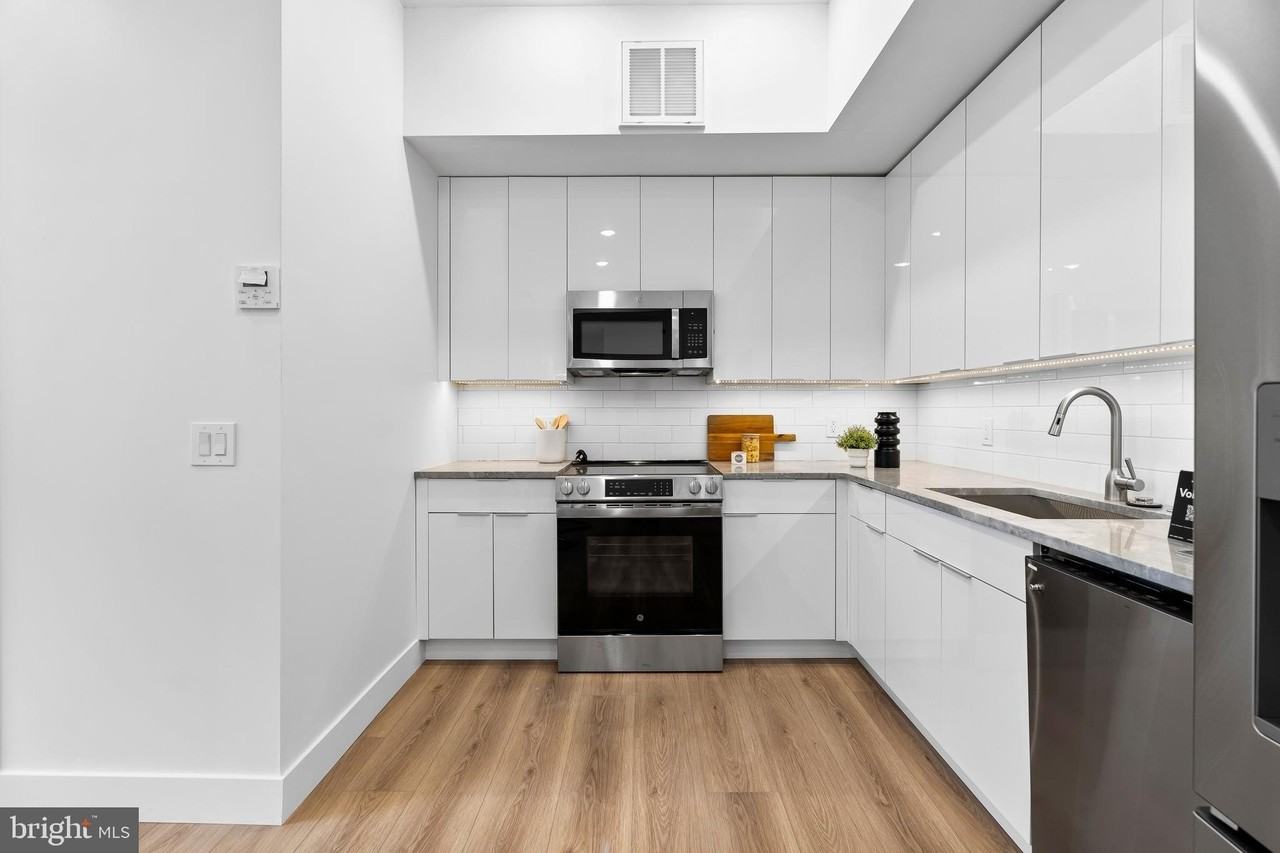 300 Christian St Unit 202 #202 - Photo 7 of 27