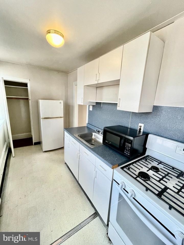 504 W Coulter St Apt 4 #4 - Photo 7 of 12