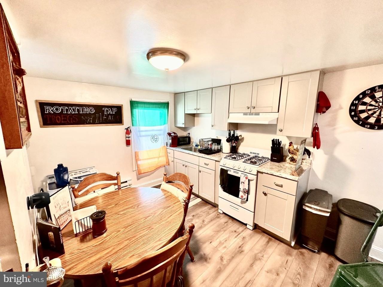 3652 Midvale Ave Unit 3 #3 - Photo 3 of 9