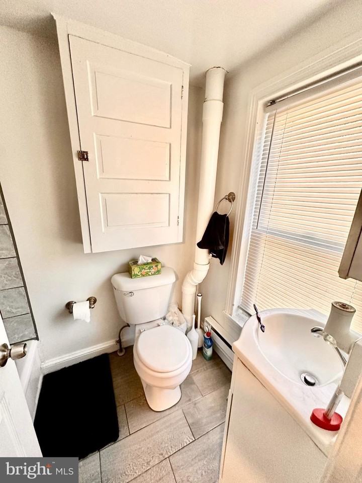 3652 Midvale Ave Unit 3 #3 - Photo 4 of 9