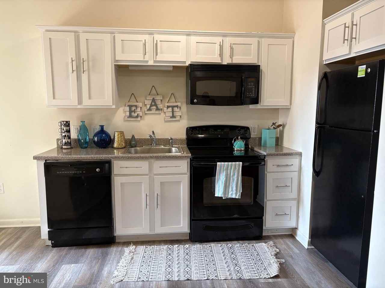 1000 Diamond St Unit D #D - Photo 2 of 26