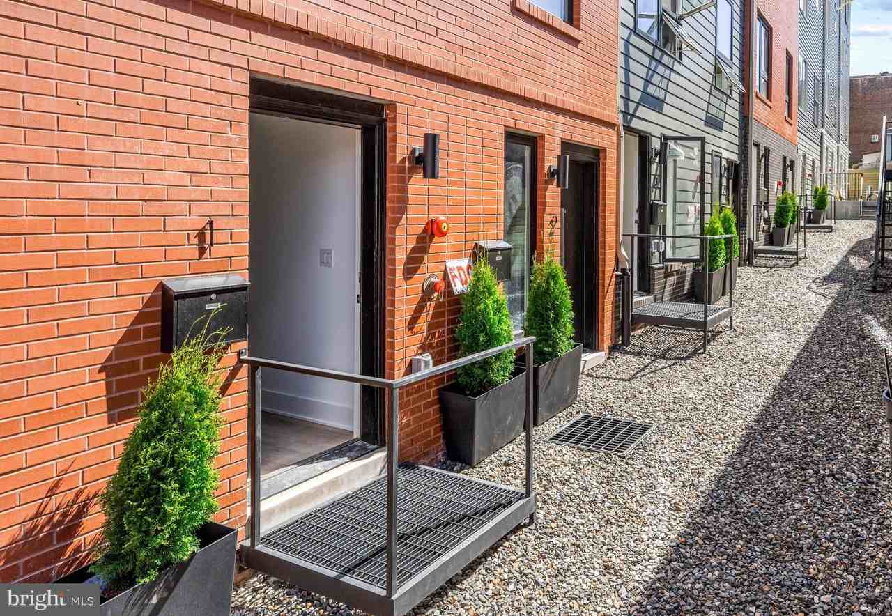 3205 N 35th St Unit 7a #7A - Photo 3 of 42