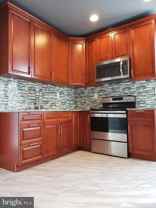 5331 5331 WOODLAND Avenue unit: Floor #2/Balcony - Photo 1 of 1