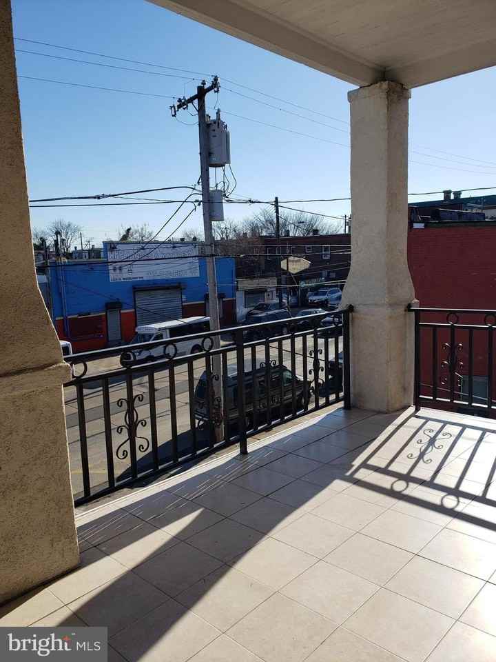 5331 5331 WOODLAND Avenue unit: Floor #2/Balcony - Photo 5 of 5