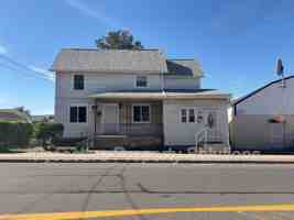 featured image of 221 Dunmore St #B