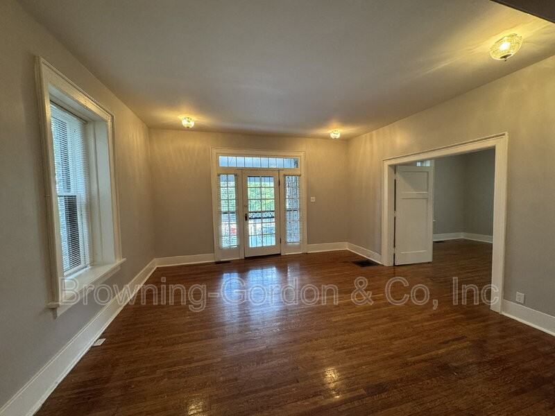 1503 Bernard Ave - Photo 3 of 14
