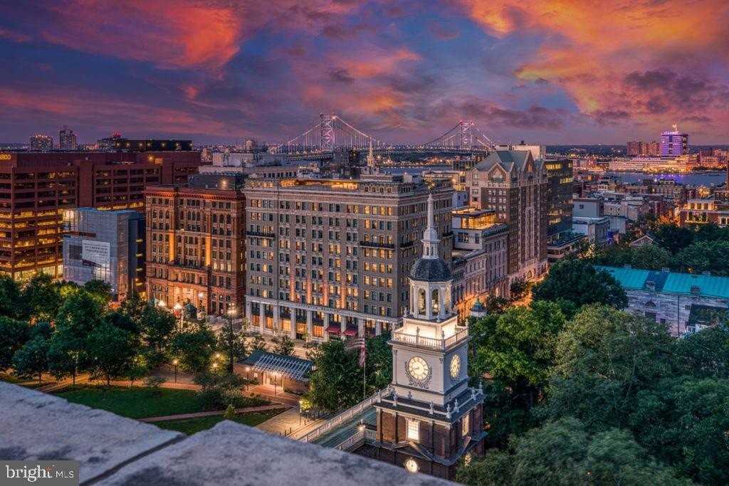 150 S Independence Mall W Apt 418 #418