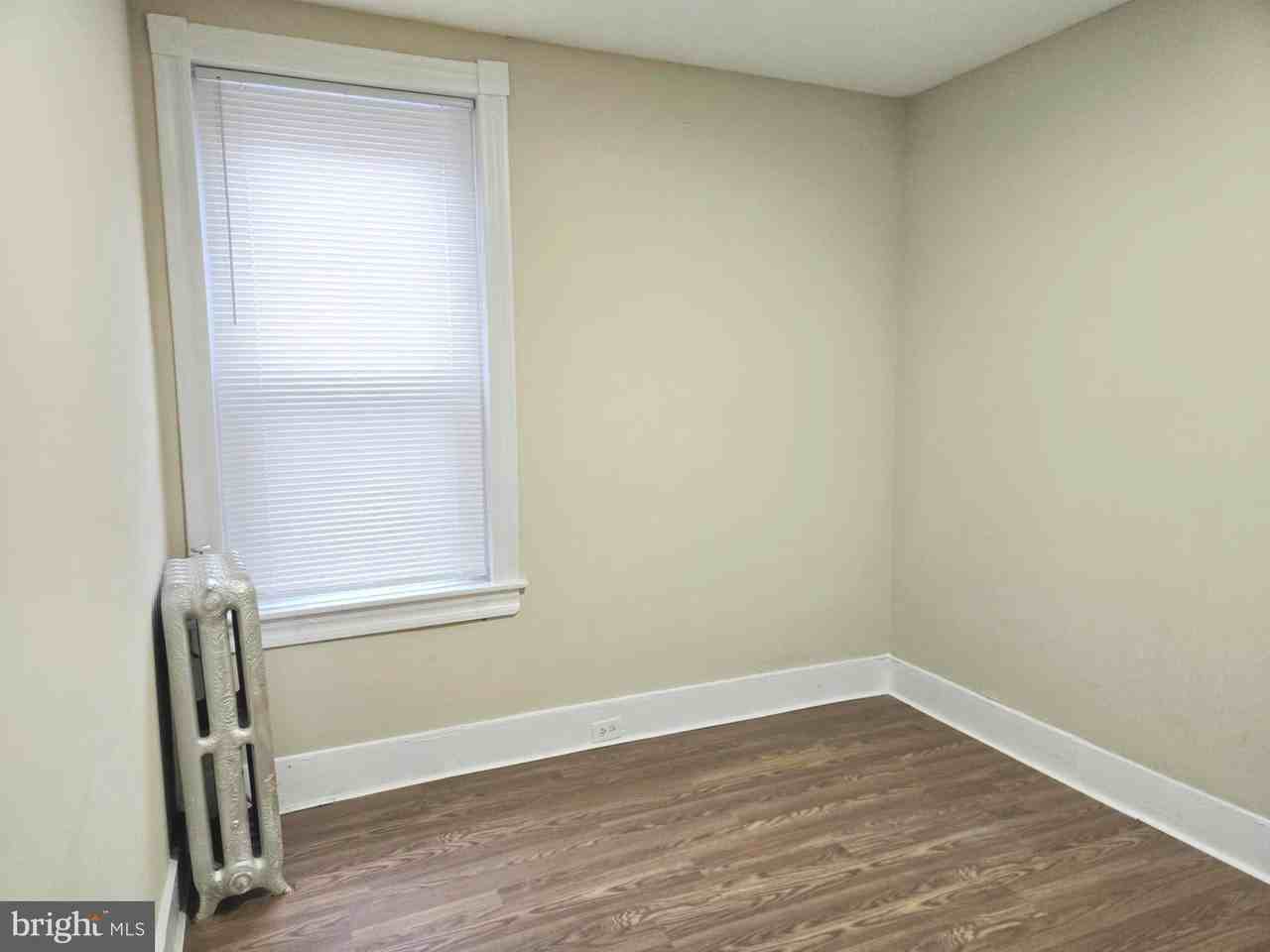 5222 Catharine St 2nd Fl #2ndFL - Photo 4 of 21