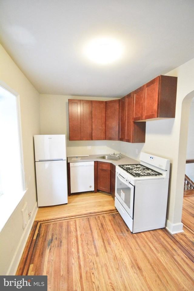 130 W Manheim St Unit 3 #3 - Photo 4 of 14