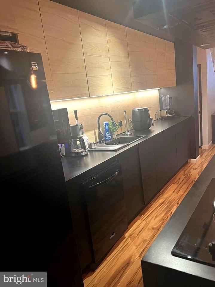 1847 North 21st Street - Photo 5 of 10