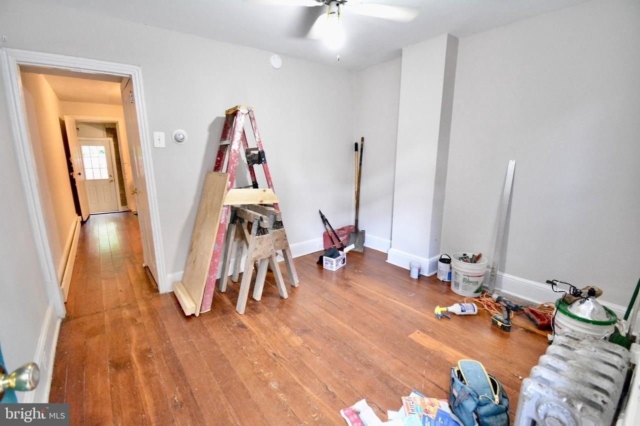 2 Penn Blvd - Photo 3 of 13