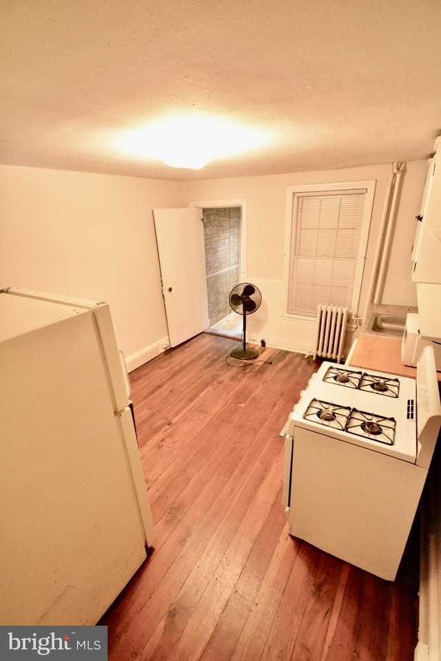 2 Penn Blvd - Photo 4 of 13