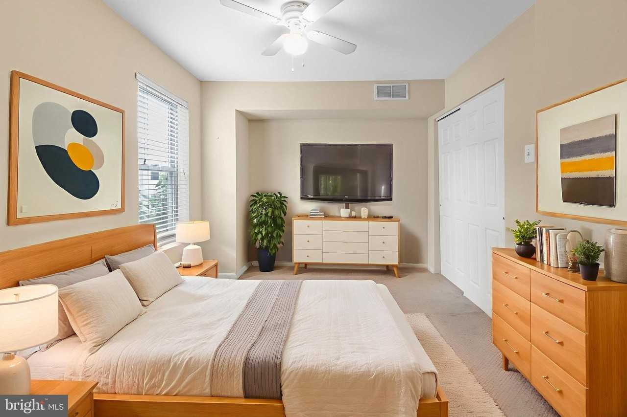 909 North 19th Street #B - Photo 2 of 22