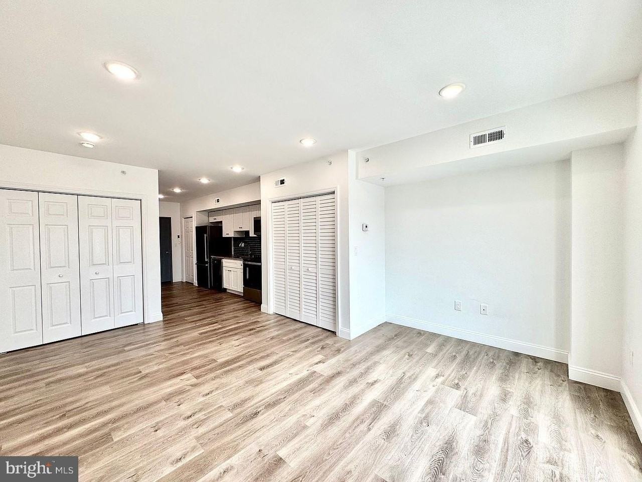 4077 Lancaster Ave Unit 306 #306 - Photo 7 of 8