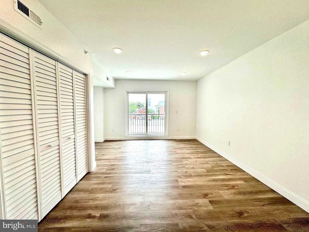 4077 Lancaster Ave Unit 306 #306 - Photo 5 of 8