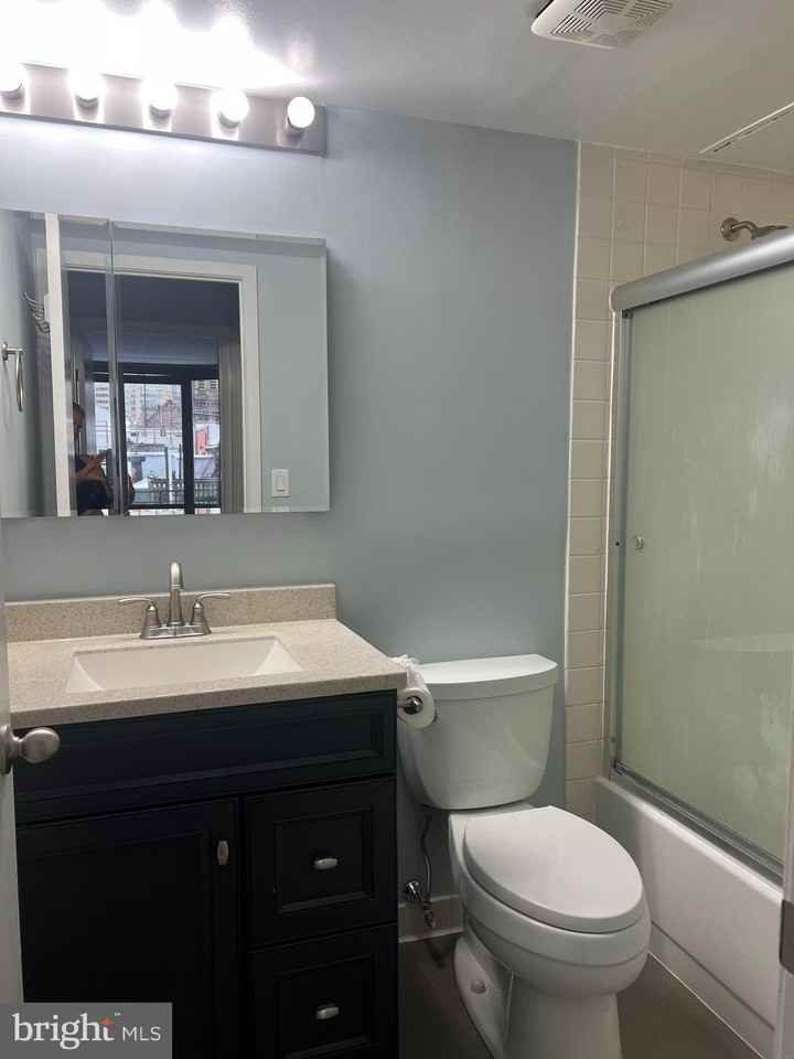 2020 Walnut St Apt 6c #6C