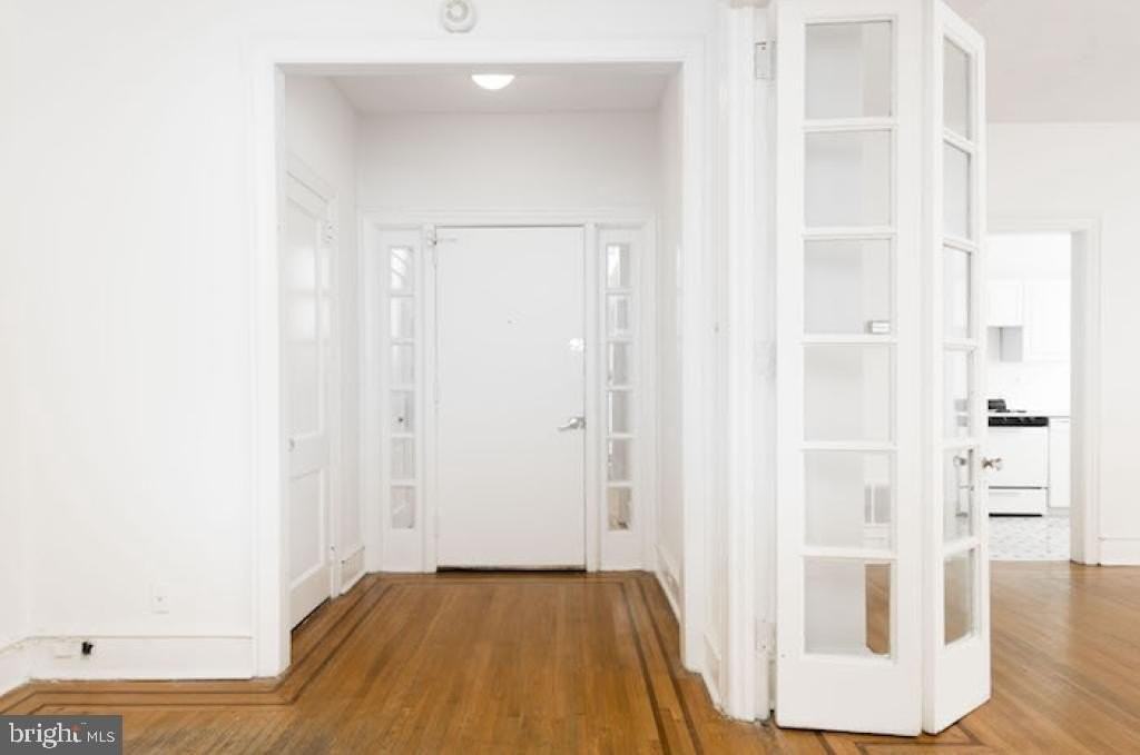 235 S 15th St #502 - Photo 4 of 17