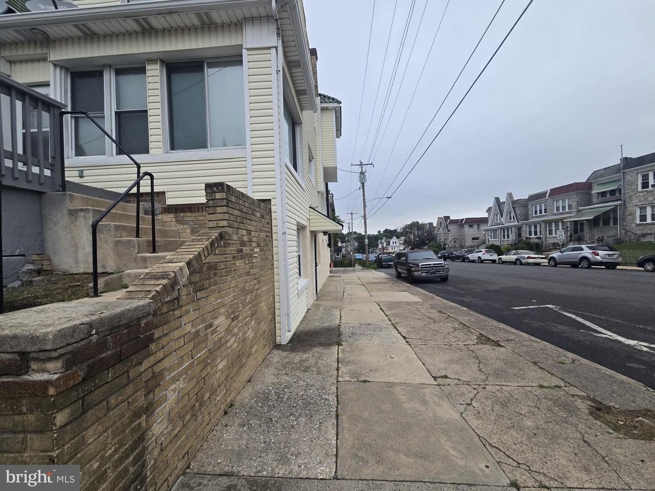 2101 Melvin St - Photo 3 of 31