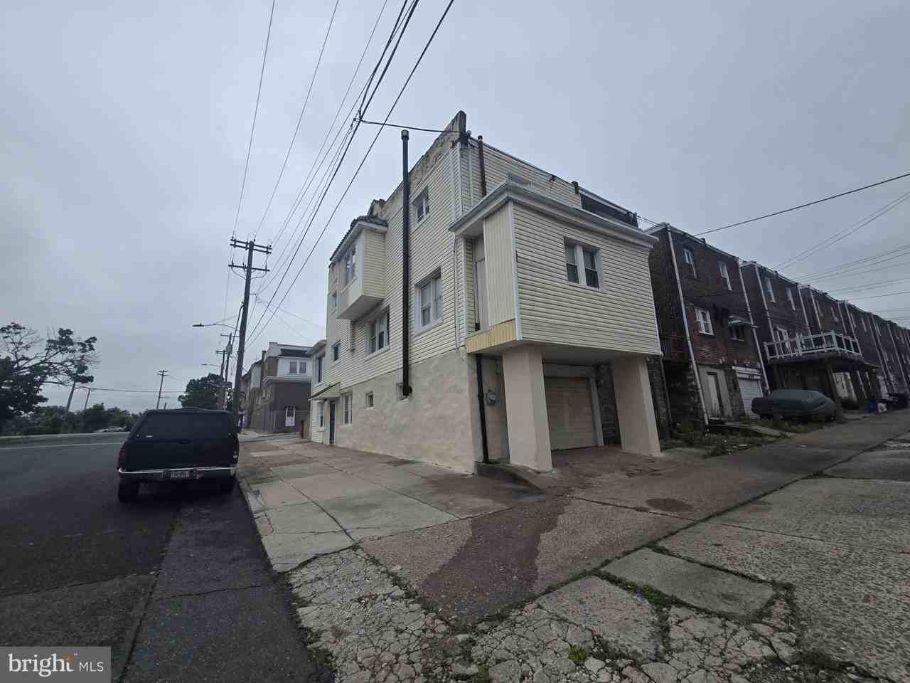 2101 Melvin St - Photo 4 of 31