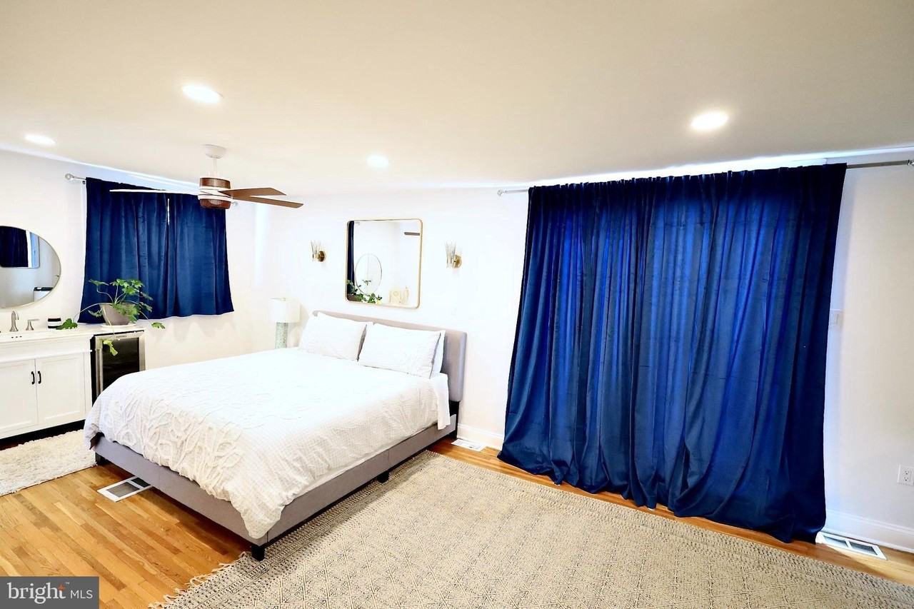 701 Lombard St - Photo 4 of 50