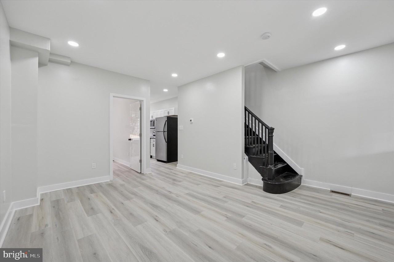 6055 Allman St - Photo 4 of 15