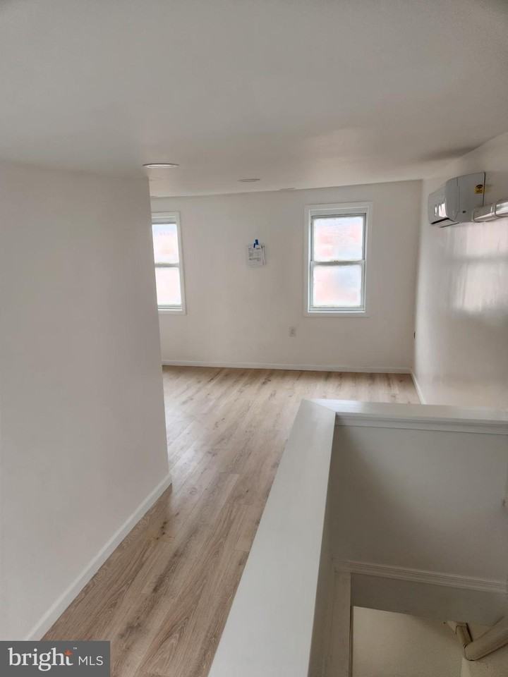 824 League St - Photo 2 of 10