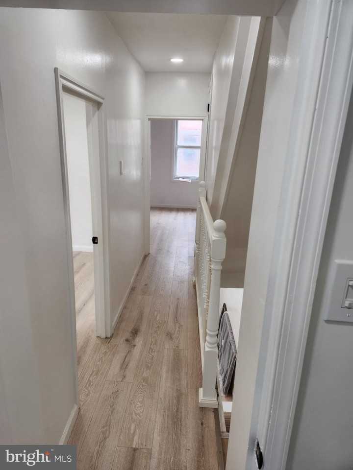824 League St - Photo 4 of 10