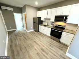 2417 W Jefferson St Apt 2 #2 - Photo 1 of 1