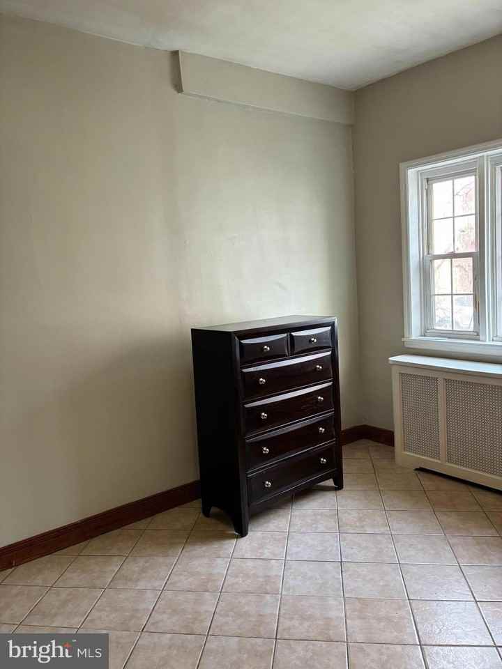 1410 Porter Street - Photo 4 of 17