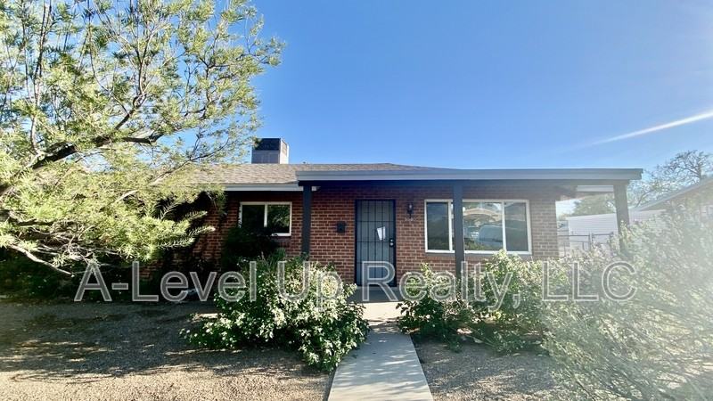 5020 E 1st St - Photo 2 of 22